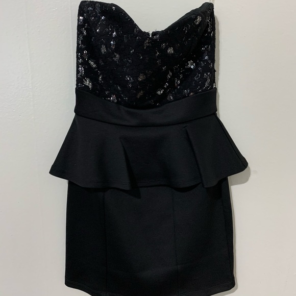 Dresses & Skirts - Short Black Strapless Formal Dress with Peplum